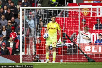 别猜了!大马丁情定曼联还是忠守维拉?妻子一语道破天机,红魔梦碎?