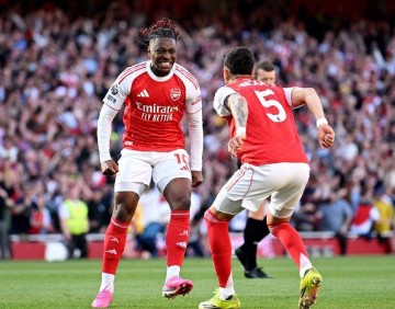 足坛一夜动态：拜仁惊天逆转，巴萨9连胜领跑，曼城剑指三冠王