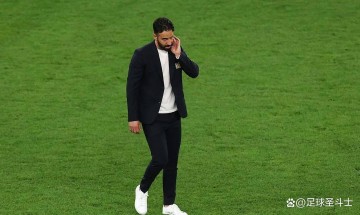 曼联法甲新星争夺战面临多方夹击,转会操作需提速