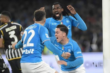 意甲强弱对话!萨索洛主场迎战那不勒斯,中游队能否阻击争冠豪强?