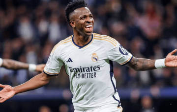 14场13胜!创64年纪录!全欧神帅诞生,放弃2亿巨星,成神来之笔