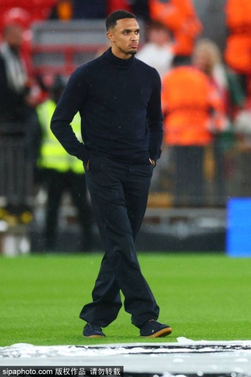 利物浦内讧曝光!斯洛特不愿卖迪亚斯,总监休斯却执意推动转会