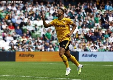 一日英超动向:利物浦球迷夺冠后嘲讽曼联,阿森纳7500万买射手