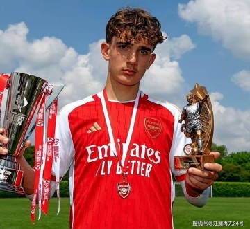英雄出少年!这三位球员,才15岁就登陆英超,枪手独占两人!