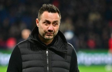 换帅太难了！英媒曝因公开力挺格林伍德，热刺球迷拒绝德泽比尔执教