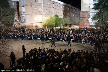 西甲三雄争霸再起!姆巴佩加盟皇马引爆联赛格局,巴萨马竞如何应对?