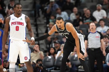 文班亚马38+16坎宁安26分 马刺胜活塞