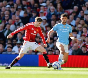 镜报：那不勒斯欲4500万镑签加纳乔，和曼联仍在谈判希望达成协议