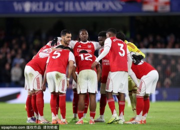 VAR评审引爆英超赛场：凯塞多红牌风波与马特塔点球重罚