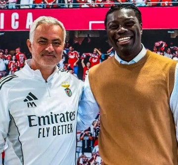 穆里尼奥将迎来两场决定性较量,狂人依然自信满满,本赛季冠军希望巨大