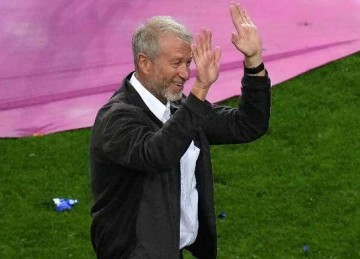 25亿镑被冻结3年!58岁阿布怒批英政府:狗在吠叫 再也不买球队了