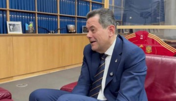 C罗更强?梅西被高估?龙赛罗的言论反映了C罗的一大悲哀