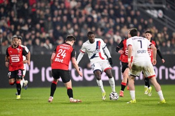 法甲争冠白热化：1-3，巴黎圣日耳曼7连胜终结,多赛一场仅领先2分