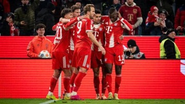 逆转!拒绝爆冷!德甲冠军上演绝杀,赛季不败继续高居榜首