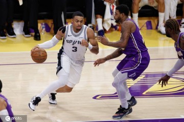 无文班却经历惊人蜕变 这一次马刺崛起终于成真了？