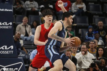 首发!杨瀚森4+5+转身暴扣 遇犯规陷阱末节爆发