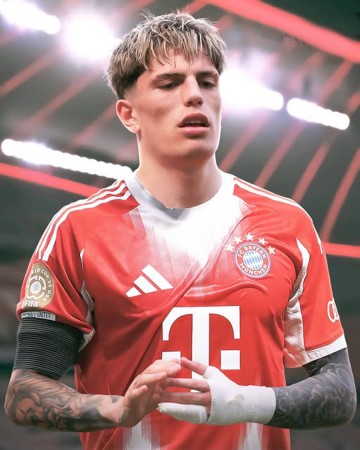 曝拜仁欲签加纳乔,拉什福德球场情场两得意或促使队友放弃留英超!曼联愿4000万卖