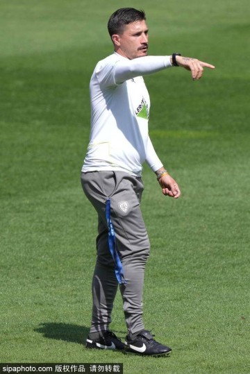 萨纳布里亚正式加盟克雷莫纳：从巴萨青训到意甲新篇章