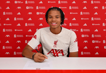 利物浦官宣：17岁的绝杀英雄恩古莫哈签下首份职业合同