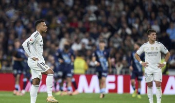 西甲0-2爆冷！姆巴佩吐饼+威尼修斯11场0球，下周欧冠拿什么打曼城？