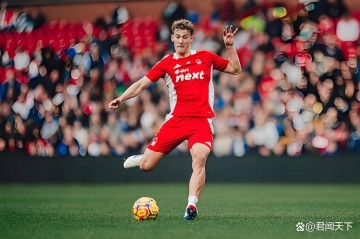 8000万不买巴莱巴,偏要赌德甲新人塞什科?里奥冷笑:也是白搭