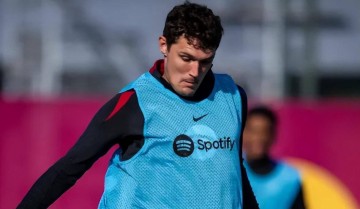 10球3助攻强势表现!巴萨锁定曼城失意多面手后卫,克里斯滕森绝佳接班人