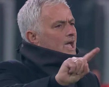 一场2-1！让穆帅有望争二：本菲卡追平葡体，下周欧冠决战皇马