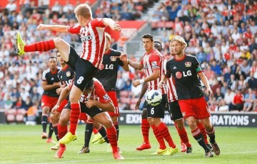 欧冠夜惊雷!拜仁“残阵狂攻”能否撕碎切尔西“客场铁幕”?