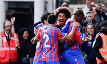 补时绝杀!主场球迷狂欢,英超领头羊倒下,遭遇赛季首败