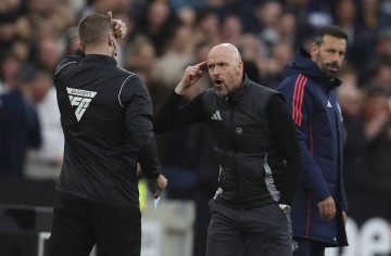 曼联怪圈：一种当代的“表演主义”与后现代“输学”