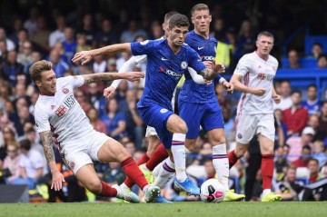 法甲上游卡位战!雷恩主场阻截斯特拉斯,中游黑马能否掀翻劲旅?