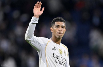 欧冠联赛曼城2-1逆转皇马，放大10倍后看细节，原因清晰可见