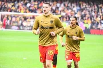 天助巴黎圣日耳曼：2-3，法甲领头羊遭摩纳哥队逆转，4连胜终结