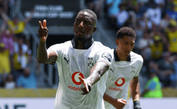 4-3!世俱杯进球大战,德甲劲旅连轰4球,纸糊防线差点惹祸!