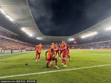 爆！奥斯梅恩拒沙特6300万镑诱惑，只为曼联阿森纳？锋线格局要变天！