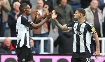 足坛冷门一夜！意甲冠军1-2爆冷，纽卡1-1热刺，马竞0-1输球