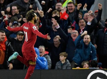 2008与2025奖项对照榜:C罗独揽桂冠,姆巴佩与萨拉赫各领风骚?