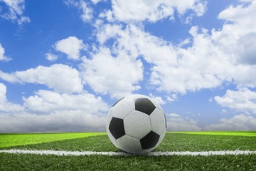 法甲大巴黎内讧?梅西与姆巴佩场外互动引球迷热议