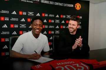 曼联续约新帝星达成口头协议，合同细节曝光！户口本加持卡里克力挺加薪