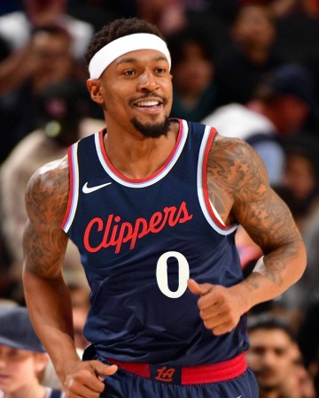 比尔新赛季身披0号球衣 此前将3号让给保罗