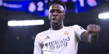 维尼修斯双响，皇马4-1登顶，巴萨的卫冕之路迎来生死考验？