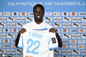 法甲马赛俱乐部召开新闻发布会 新援蒂莫西-维阿亮相</title>
        
    <title>法甲马赛俱乐部召开新闻发布会 新援蒂莫西-维阿亮相