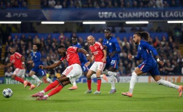 0-1!穆里尼奥重返斯坦福神奇不再,前欧冠冠军开局2连败,排倒数