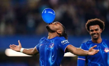 切尔西遭欧足联重罚:财务违规罚款创纪录,两季体育制裁笼罩未来