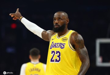 圣诞大战前瞻:詹杜对话再成焦点 库里直面魔鬼定律