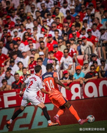 4-1爆冷夜!巴萨点球踢飞送皇马登顶,拉什福德西甲首球难救主