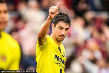 欧冠神迹！37岁莱万双响创两大历史纪录：征服41队，淘汰赛进球超本泽马！