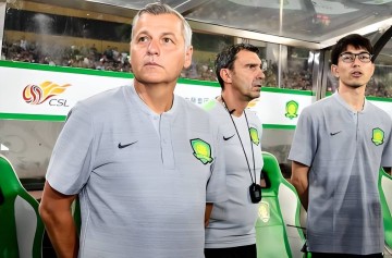 法甲名帅自荐要来鲁能执教!韩鹏愿主动下课为他让位,曾执教国安