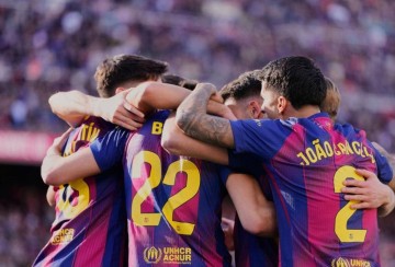 一场3-0，让西甲榜首易主，前2只差1分，巴萨挤掉皇马，成功登顶