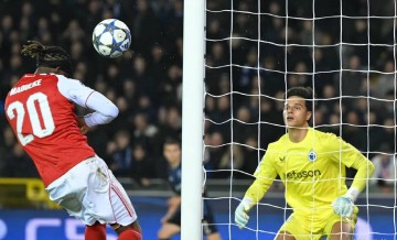 欧冠阿森纳3-0完胜布鲁日,马杜埃凯豪取两球,伤停核心缺阵新星闪耀